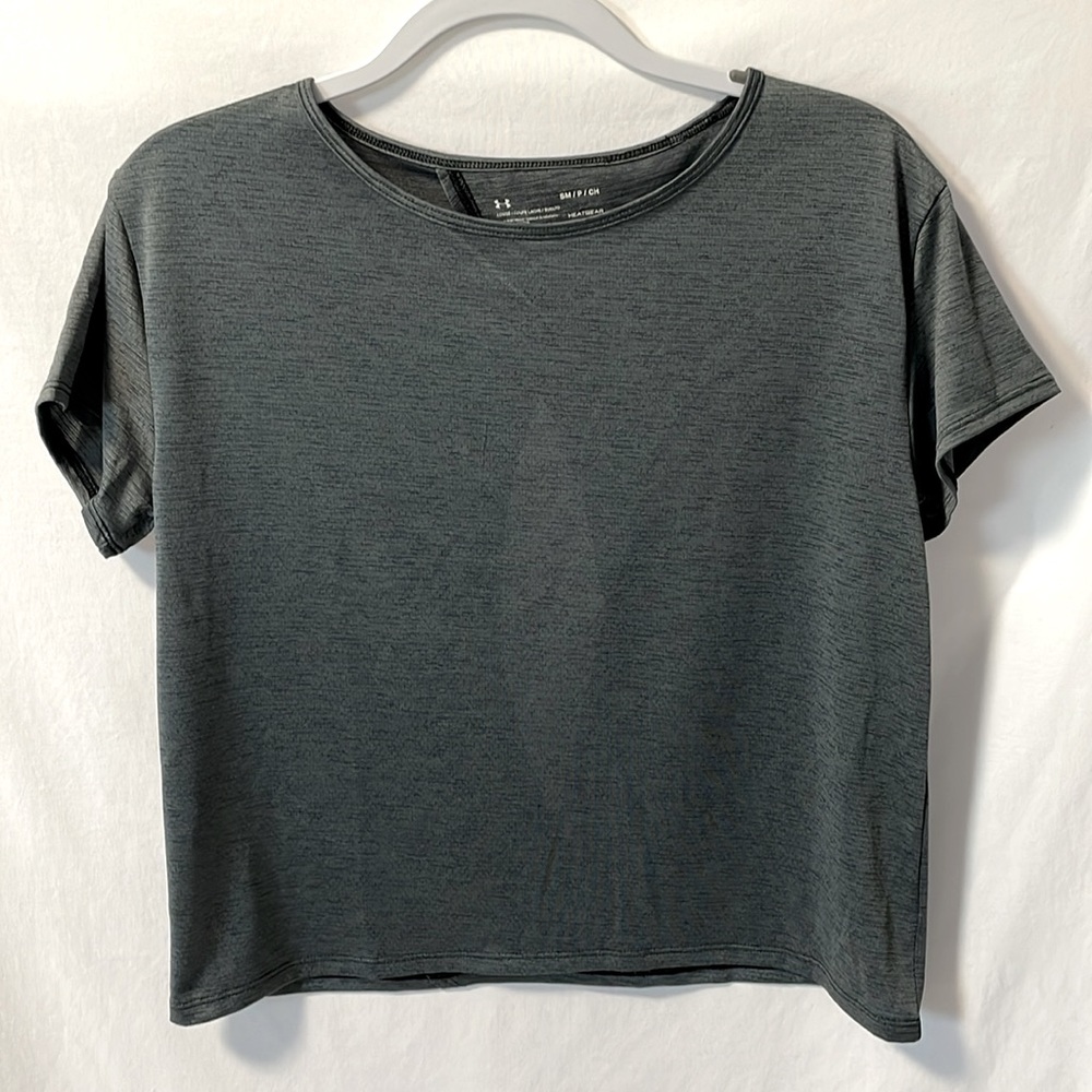 EUC Under Armour Heatgear open back workout shirt in charcoal grey